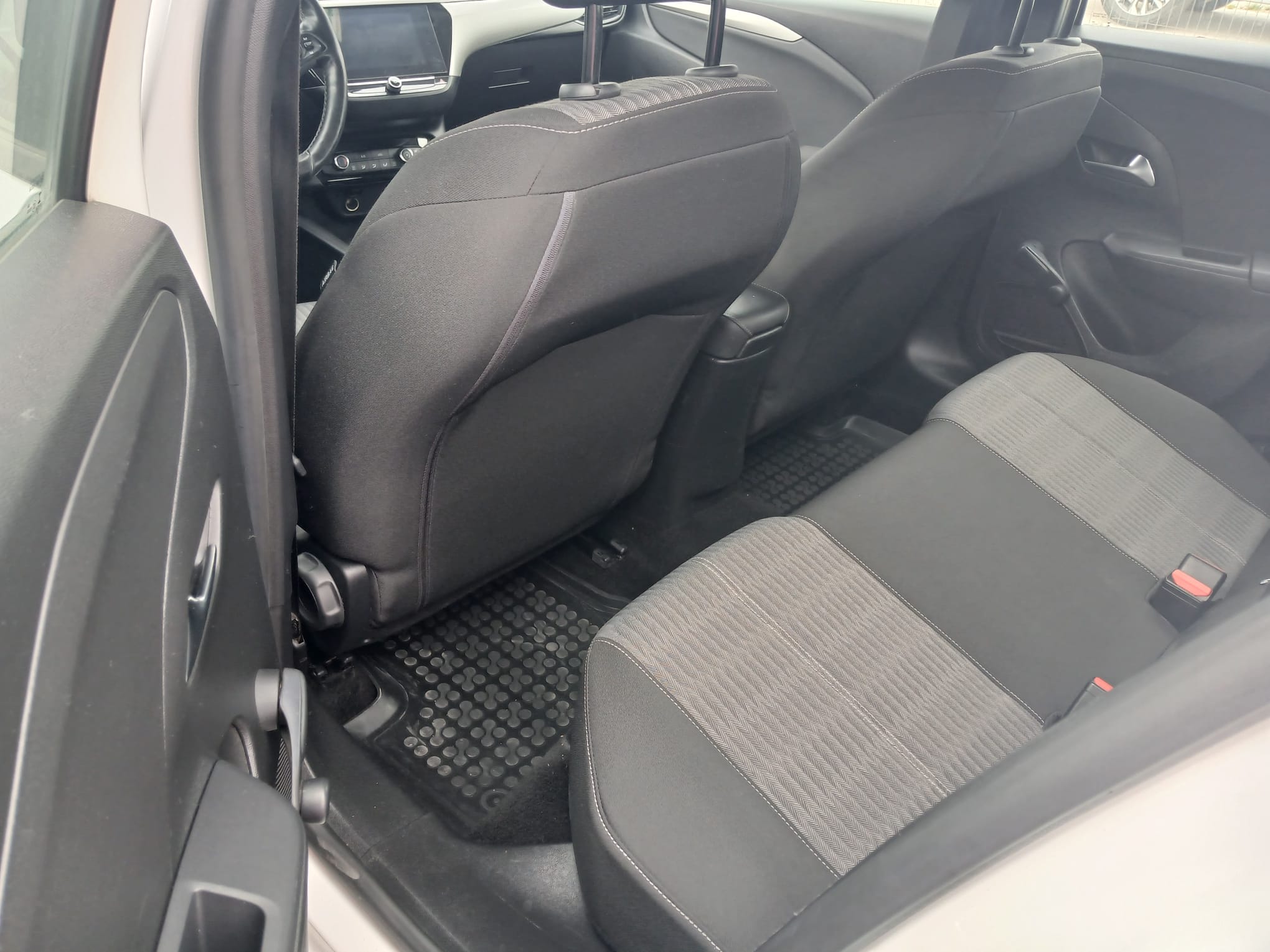 OPEL CORSA 1.5 Diesel 102 CP - imagine 5