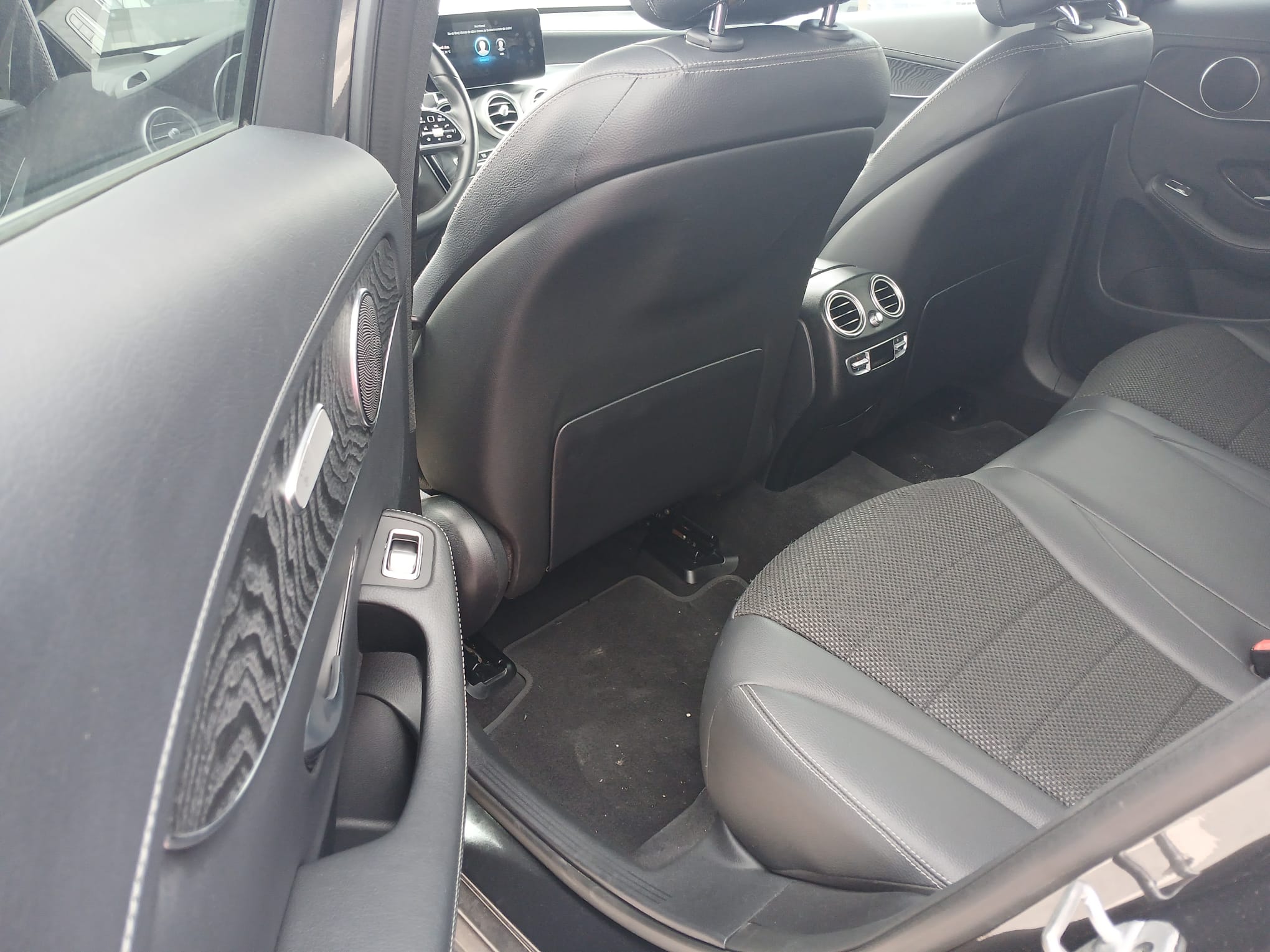 MERCEDES-BENZ GLC 200 2.0 Benzina 197 CP - imagine 5