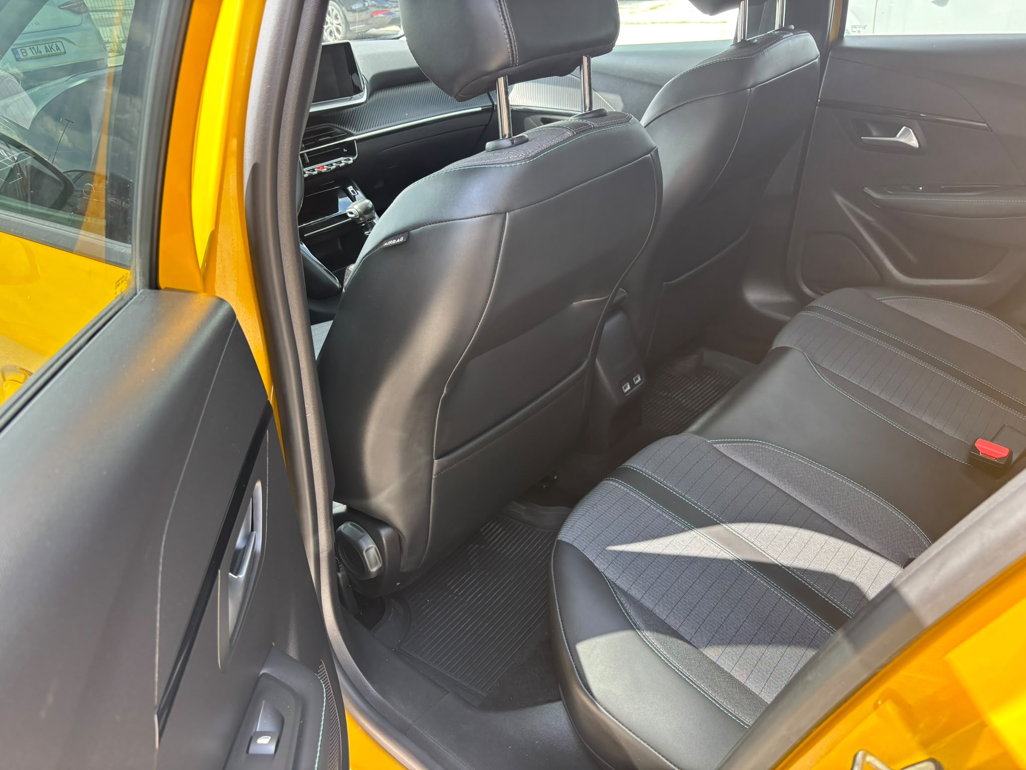 PEUGEOT 208 1.2 Benzina 100 CP - imagine 5