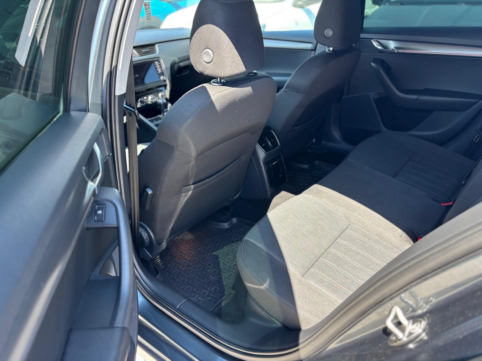SKODA OCTAVIA 2.0 Diesel 150 CP - imagine 5