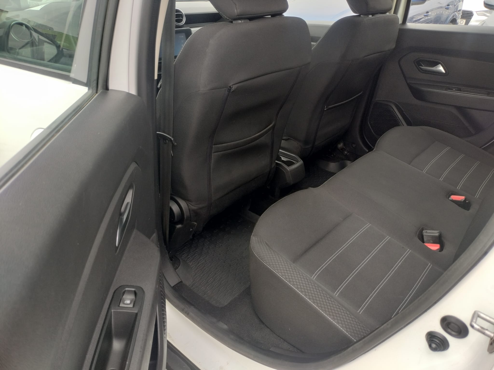 DACIA DUSTER 1.5 Diesel 115 CP - imagine 5