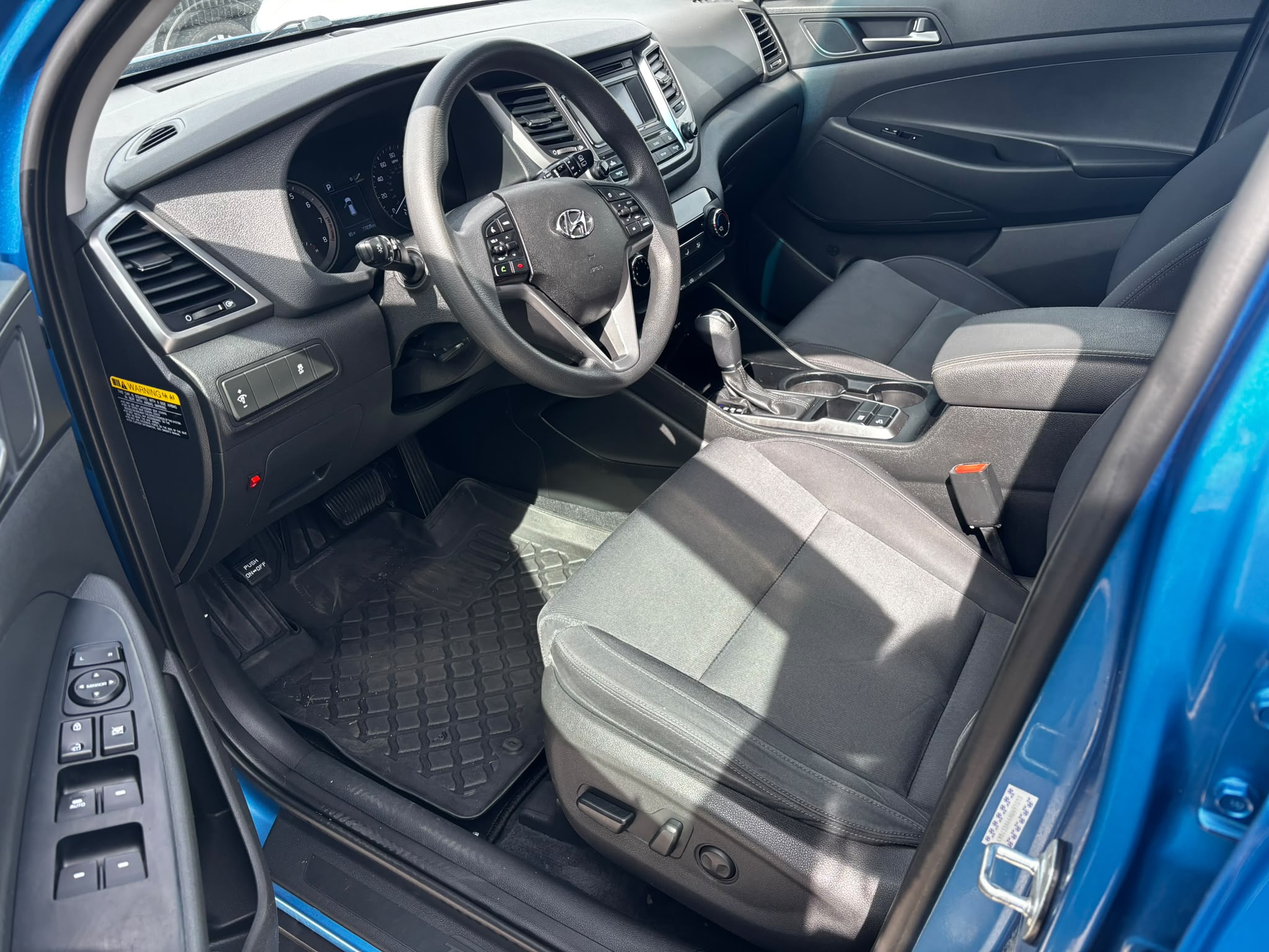 HYUNDAI TUCSON 2.0 Benzina 166 CP - imagine 4